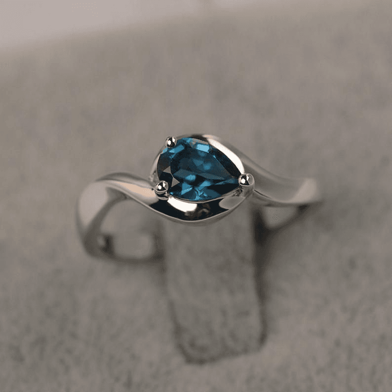 FINGER RINGS